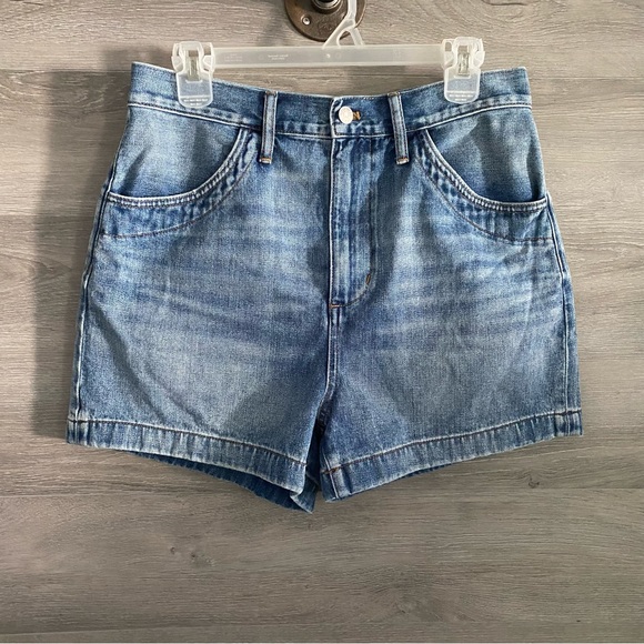 Madewell Pants - BUNDLES ONLY Madewell Denim Workwear Shorts in Clemente Wash